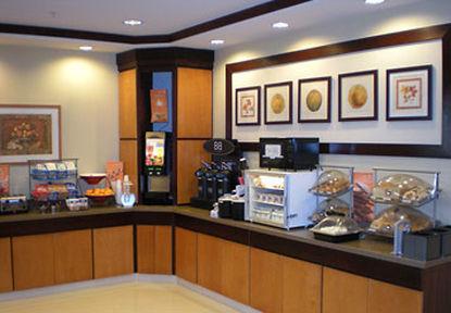 Fairfield Inn & Suites Woodbridge Avenel Restaurante foto