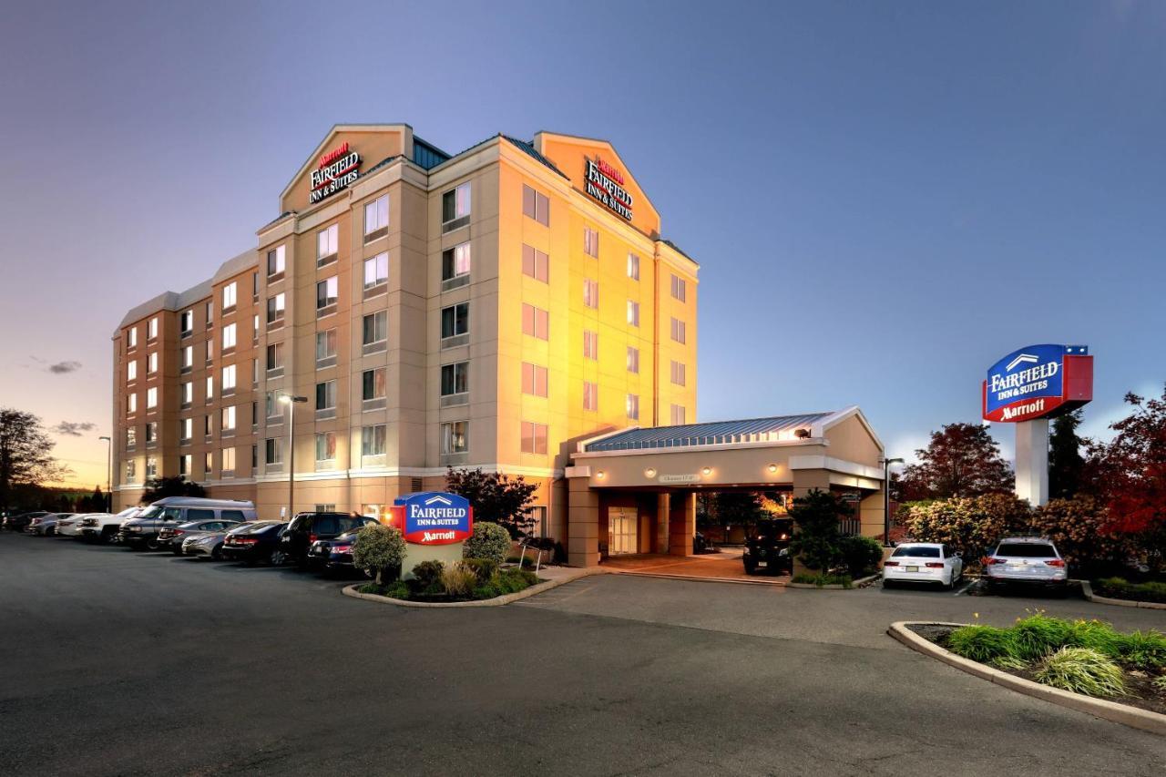 Fairfield Inn & Suites Woodbridge Avenel Exterior foto