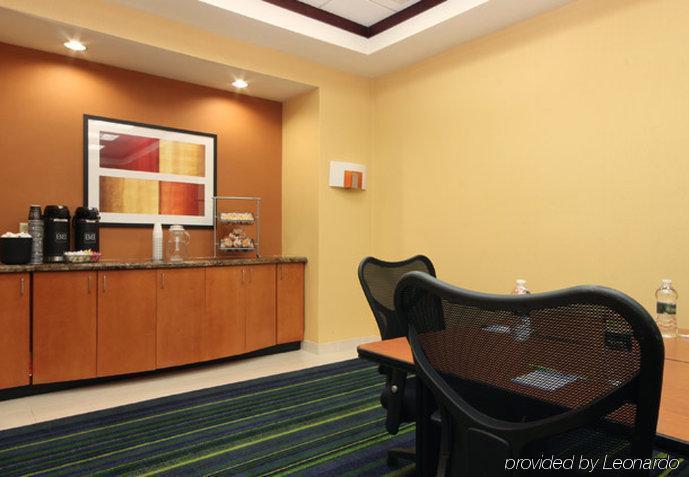 Fairfield Inn & Suites Woodbridge Avenel Negocio foto